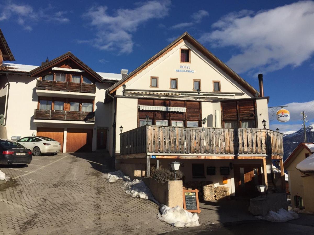Hotel Reich-Praez Domat Екстериор снимка